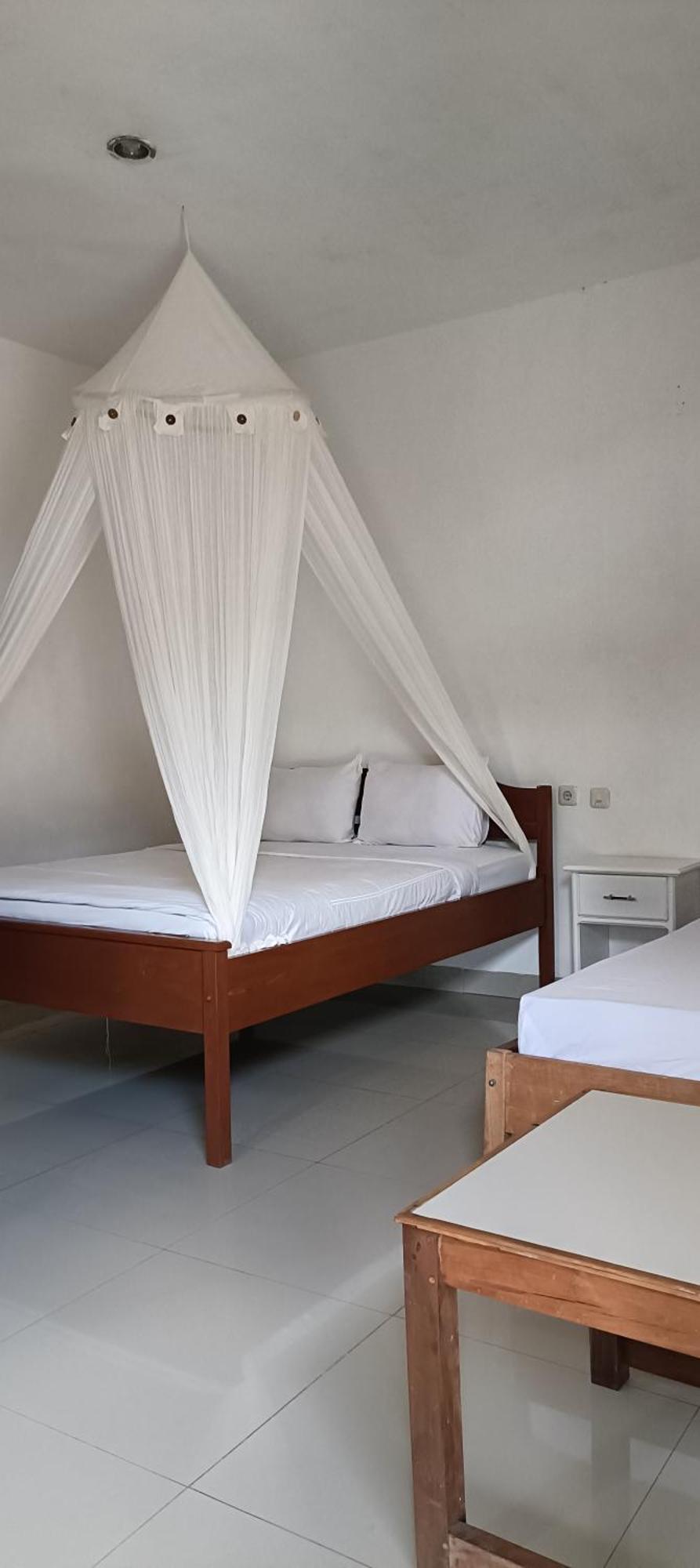 Moon In Hotel เคลิมูตู ภายนอก รูปภาพ