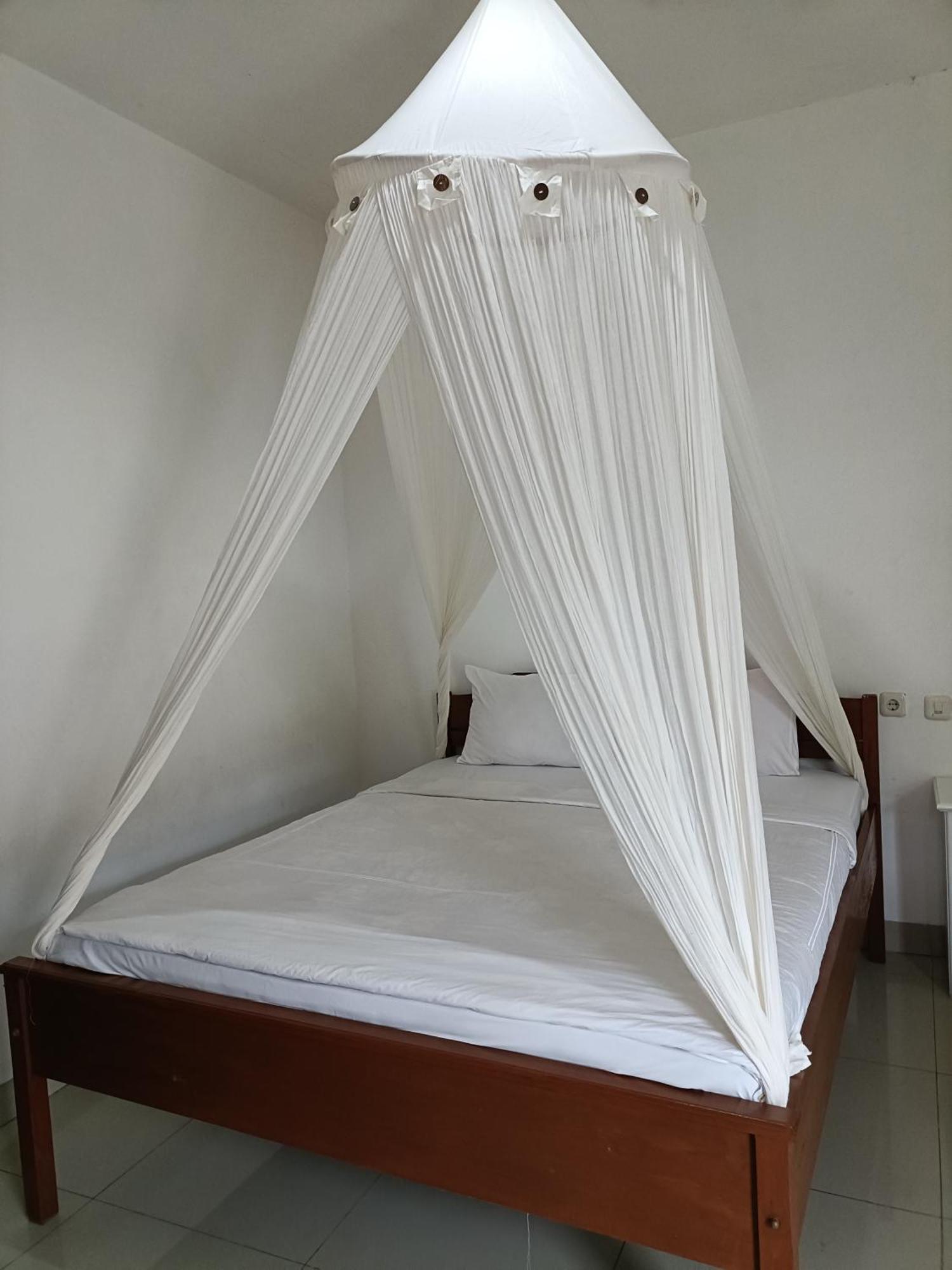 Moon In Hotel เคลิมูตู ภายนอก รูปภาพ